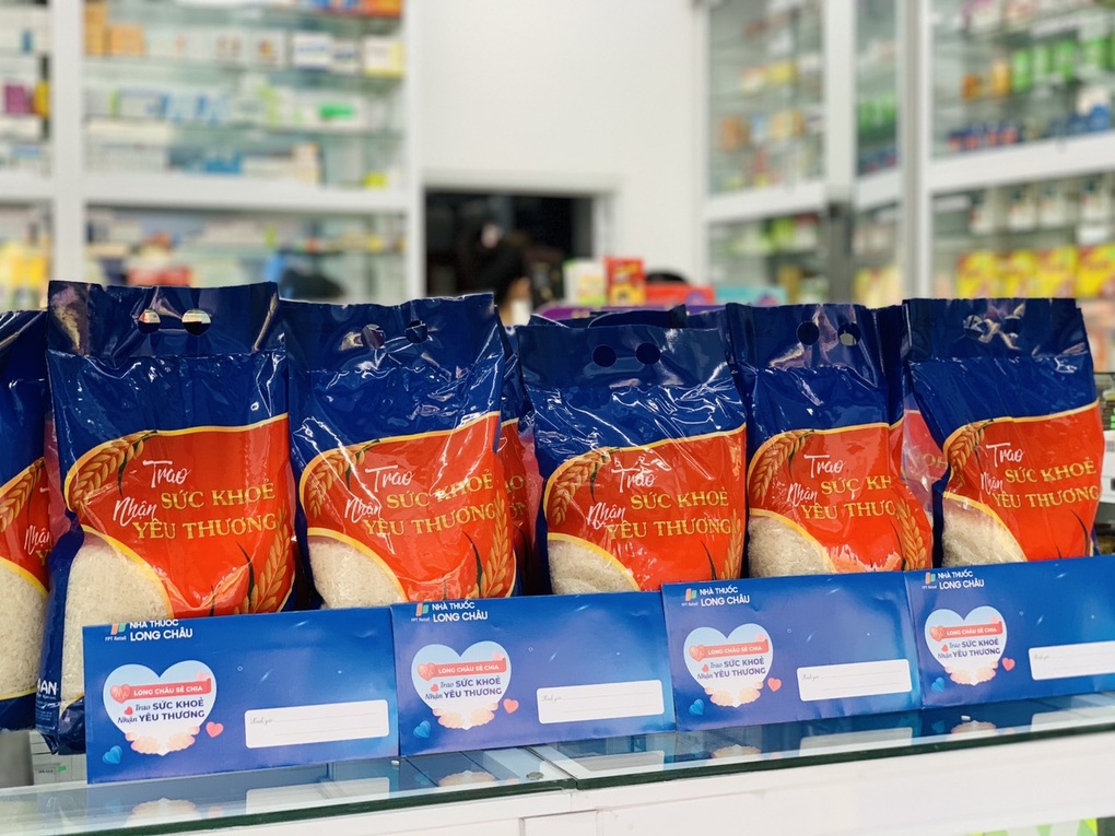 FPT Long Châu tặng một triệu ngày thuốc miễn phí đến người khó khăn - 2