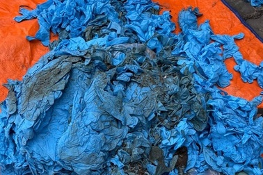 Doanh nghiệp vừa "mở mắt" đã khai gian, nhập 15 tấn găng tay bẩn Trung Quốc