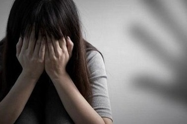 Truy tố gã đàn ông khống chế hiếp dâm người phụ nữ 63 tuổi