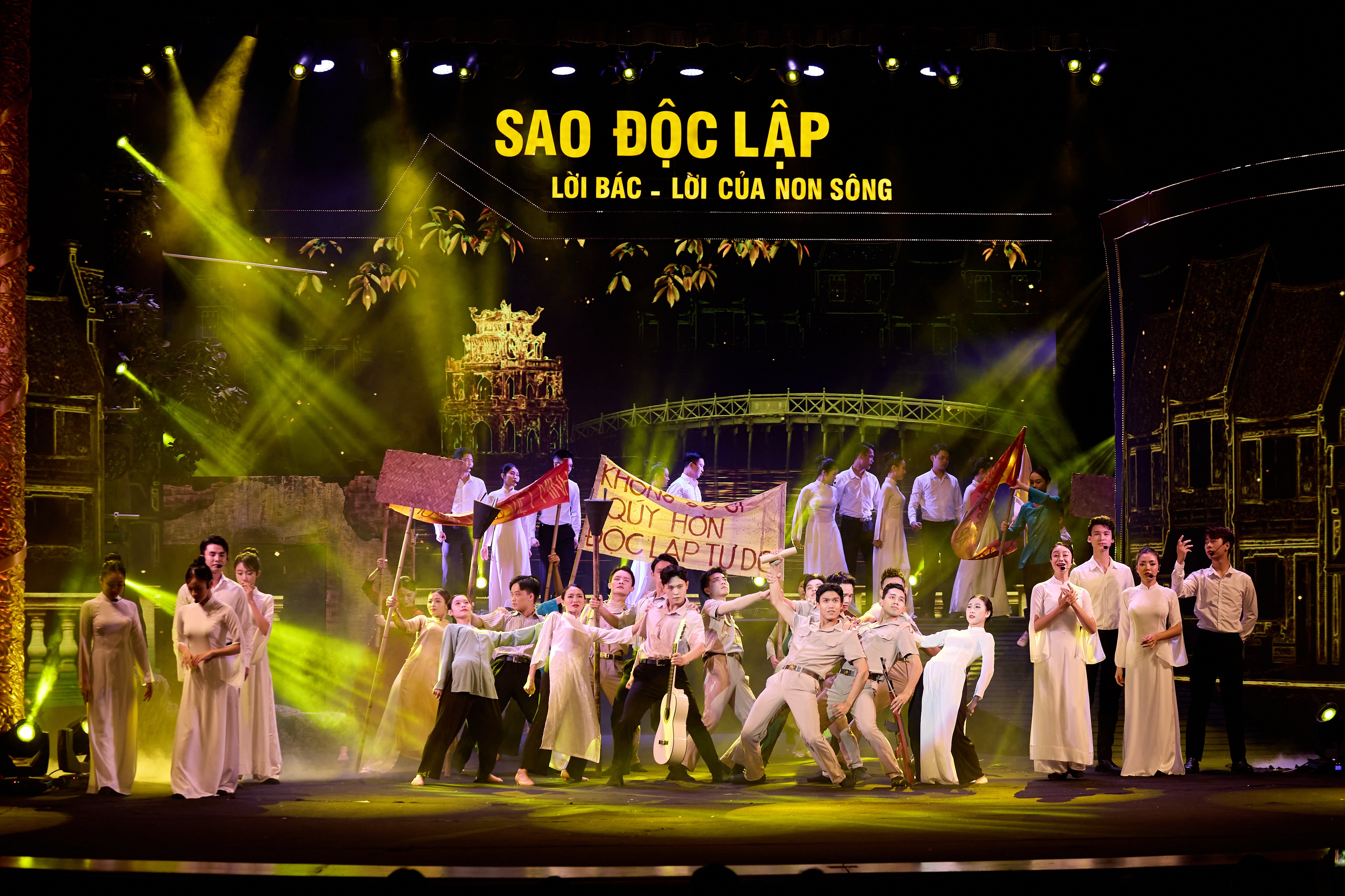 Independence Star: A touching program, evoking patriotism - 2 Sao Độc lập: Chương trình xúc động, gợi tinh thần yêu nước - 2