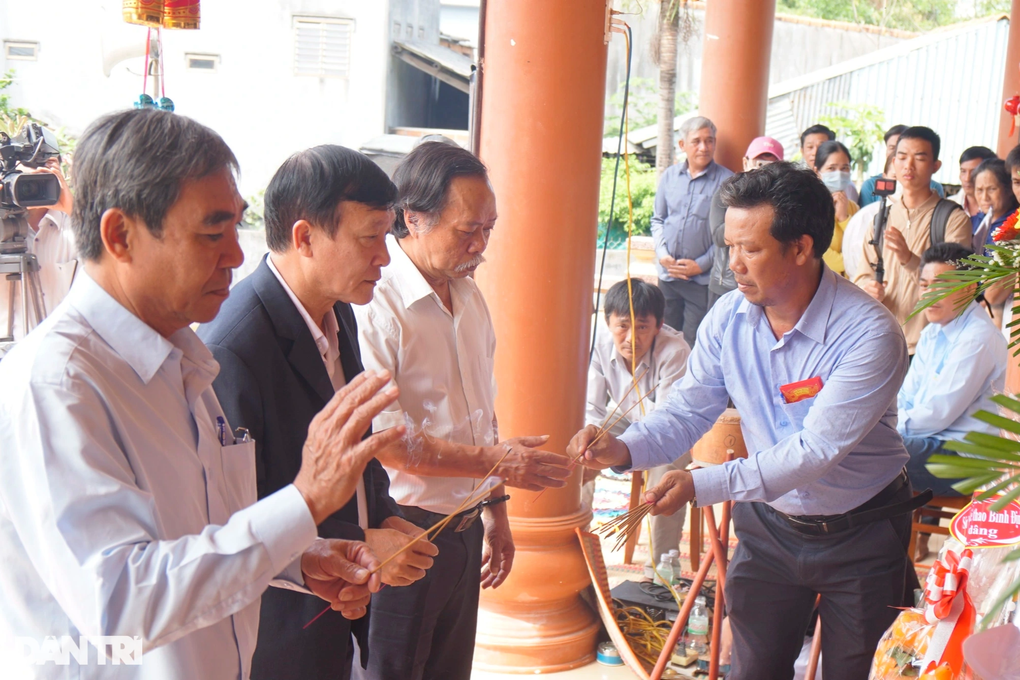 Lễ hội tưởng nhớ ơn bà đỡ đẻ độc nhất ở Bình Định - 4 Lễ hội tưởng nhớ ơn bà đỡ đẻ độc nhất ở Bình Định - 4