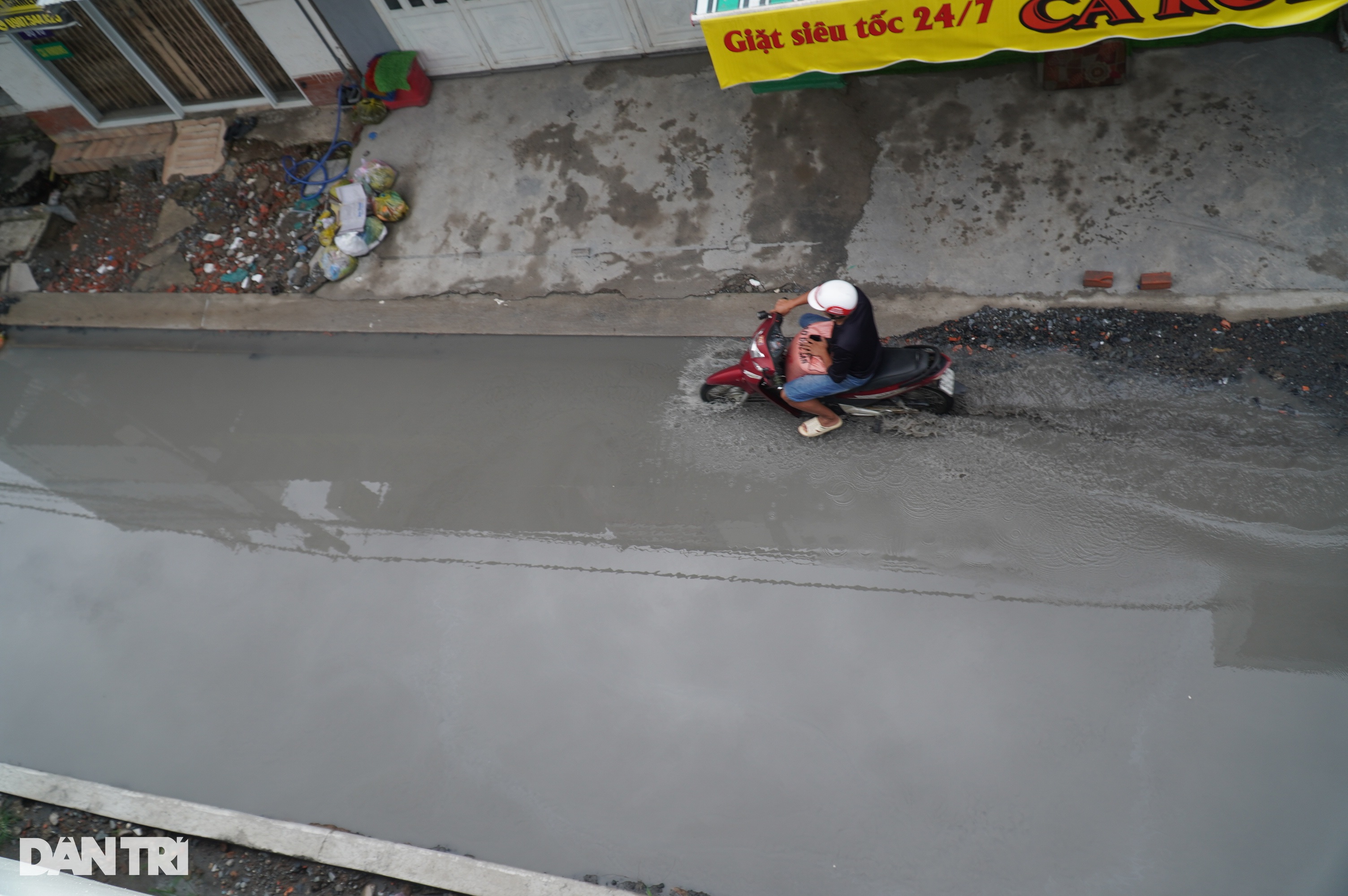 Đoạn đường lồi lõm như mặt trăng, làm 15 năm không xong ở trung tâm Cần Thơ - 7 Đoạn đường lồi lõm như mặt trăng, làm 15 năm không xong ở trung tâm Cần Thơ - 7