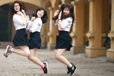 Nữ sinh Phan Đình Phùng “quậy tưng” chụp ảnh kỷ yếu