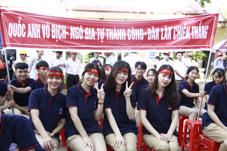 Thắng áp đảo đối thủ, nữ sinh Ninh Bình vô địch Đường lên đỉnh Olympia 2020 - 23 Thắng áp đảo đối thủ, nữ sinh Ninh Bình vô địch Đường lên đỉnh Olympia 2020 - 23