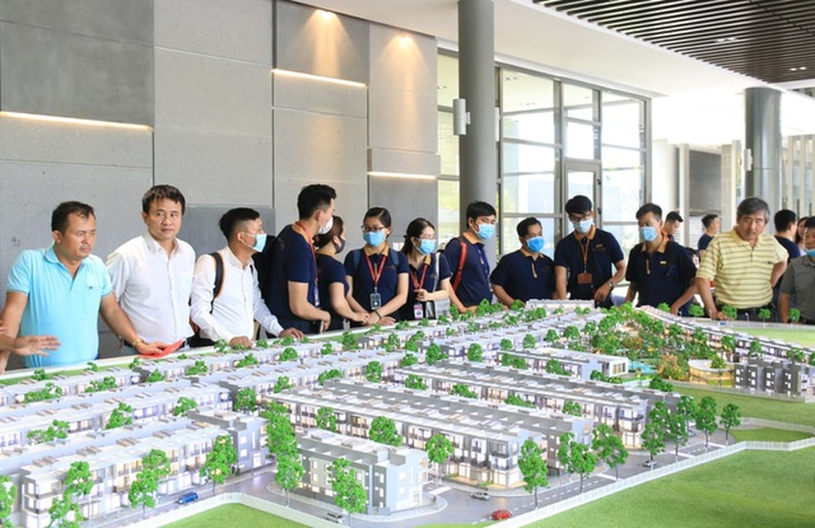 Thưởng Tết dự báo mức cao trên 1,1 tỷ đồng thuộc ngành dược, bất động sản - 3 Thưởng Tết dự báo mức cao trên 1,1 tỷ đồng thuộc ngành dược, bất động sản - 3