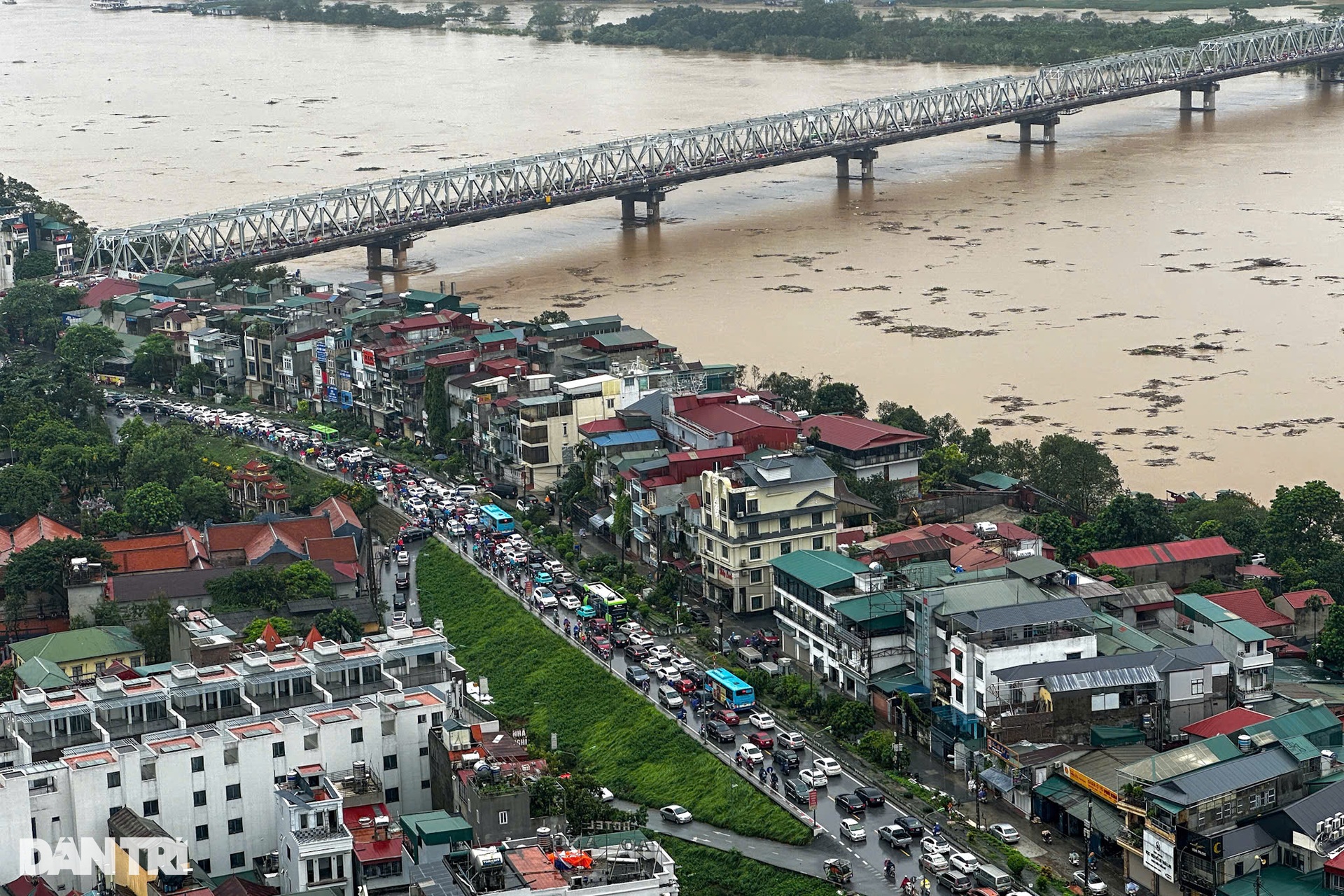 Hà Nội: Nước sông Hồng dâng nhanh, nhiều nơi tứ bề ngập nước - 4