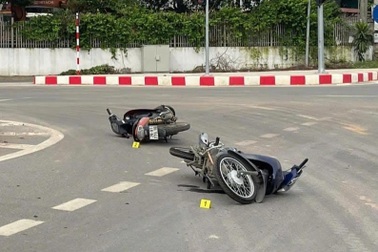 Thanh niên không có bằng lái tự gây tai nạn khiến bạn ngồi sau xe tử vong