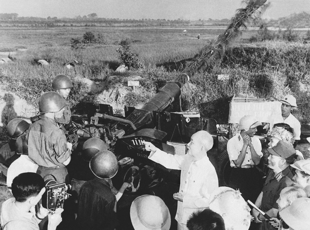 Quan điểm của Chủ tịch Hồ Chí Minh về xây dựng nền quốc phòng toàn dân bảo vệ Tổ quốc - 1 Quan điểm của Chủ tịch Hồ Chí Minh về xây dựng nền quốc phòng toàn dân bảo vệ Tổ quốc - 1