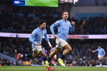 Man City gia tăng khả năng xuống hạng cho Leicester City