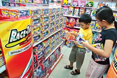 Doanh nhân Trung Quốc mở kho hàng tại TP.HCM