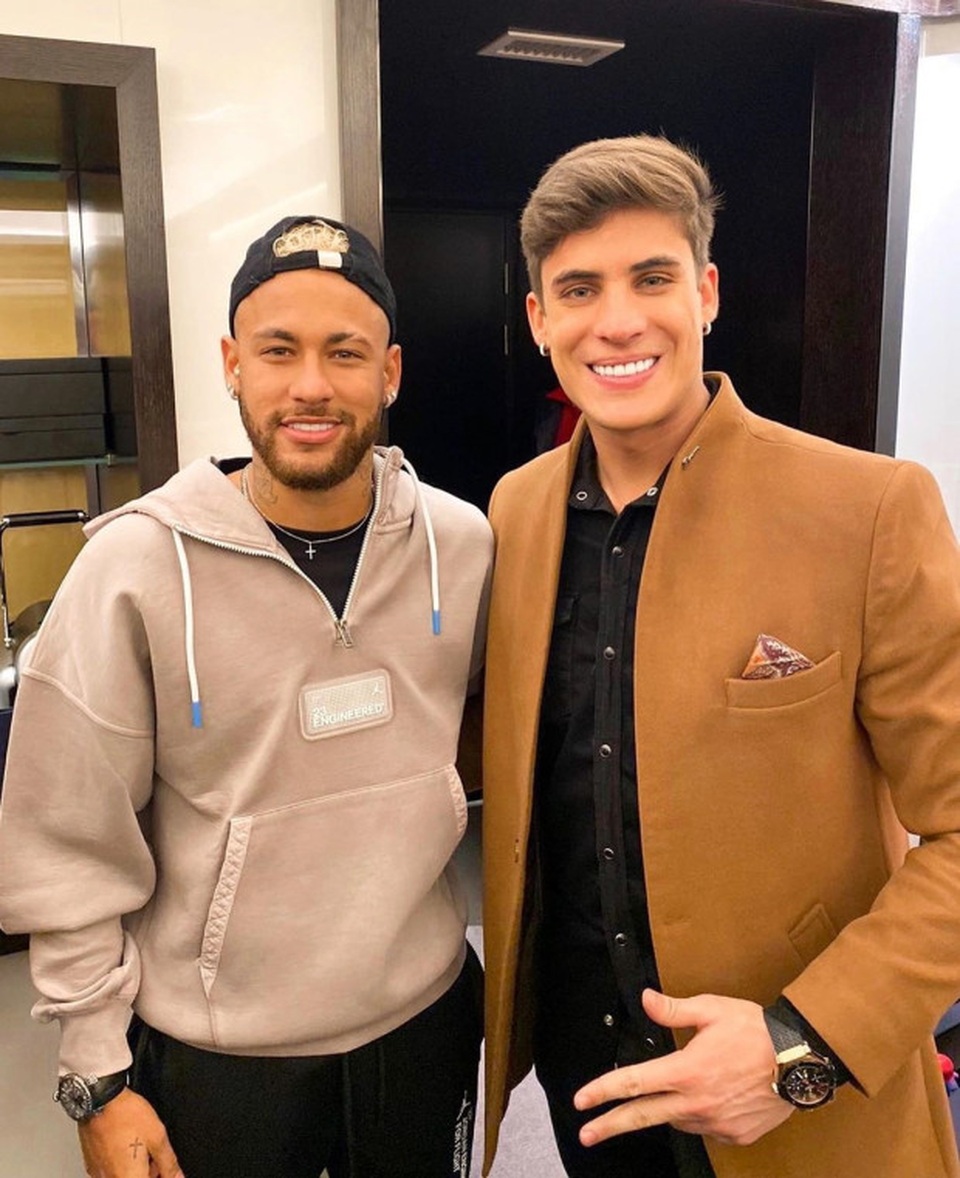 Mẹ của Neymar chia tay người tình 23 tuổi vì lý do bất ngờ - 2 Mẹ của Neymar chia tay người tình 23 tuổi vì lý do bất ngờ - 2