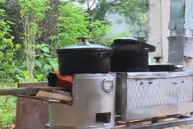 Độc đáo với bếp đốt lửa siêu tiết kiệm nhiên liệu, thân thiện với môi trường