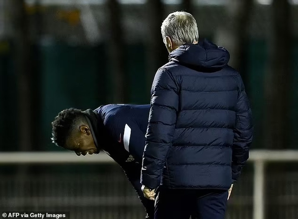 Paul Pogba lại báo tin buồn cho đội tuyển Pháp và Man Utd - 2 Paul Pogba lại báo tin buồn cho đội tuyển Pháp và Man Utd - 2