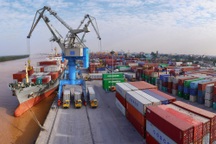 Hơn 10 tàu phân bón phải nằm "bất động" tại cảng vì thủ tục hải quan