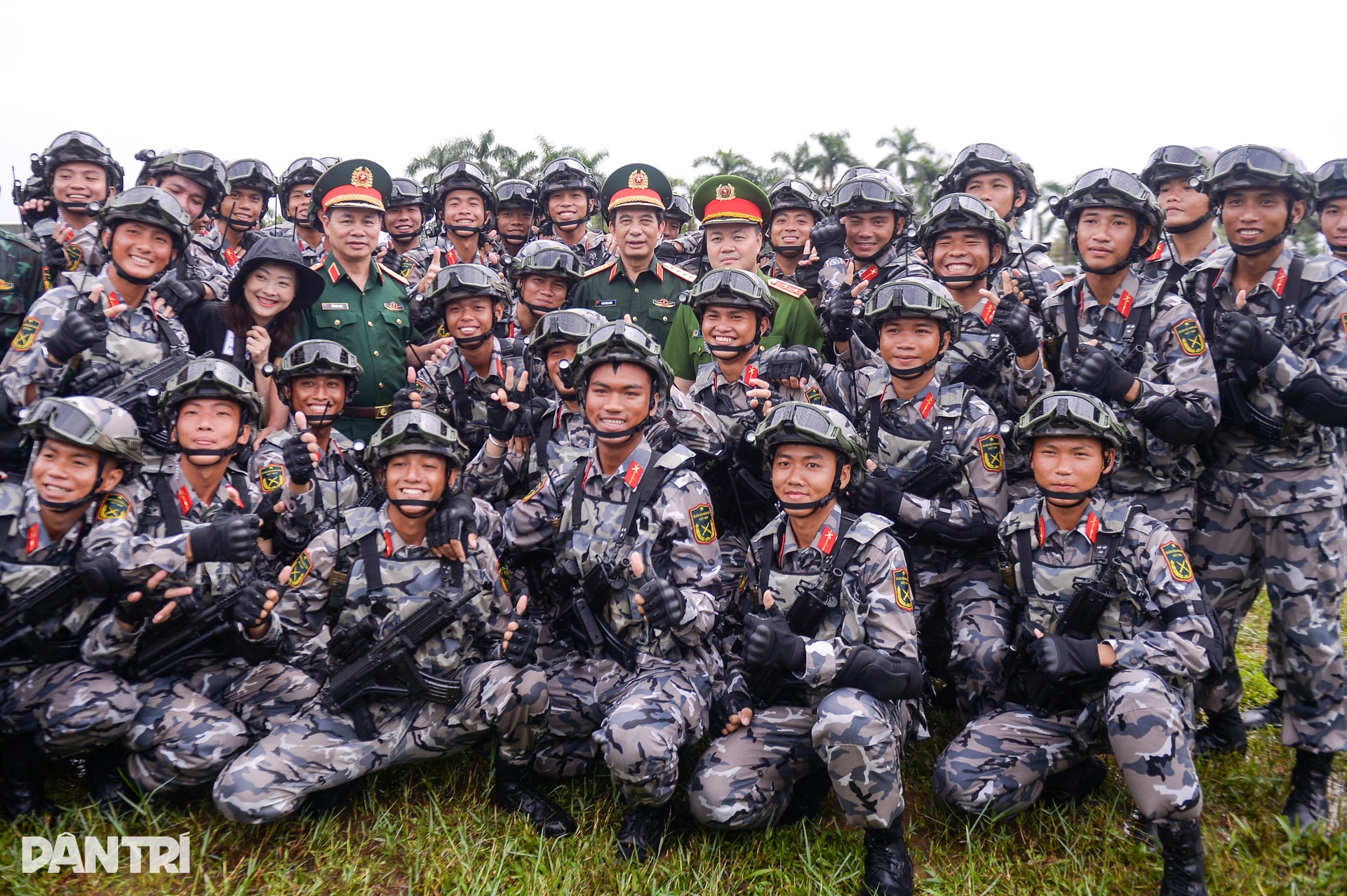 Đại tướng Phan Văn Giang kiểm tra, động viên các khối tham gia diễu binh - 13 Đại tướng Phan Văn Giang kiểm tra, động viên các khối tham gia diễu binh - 13