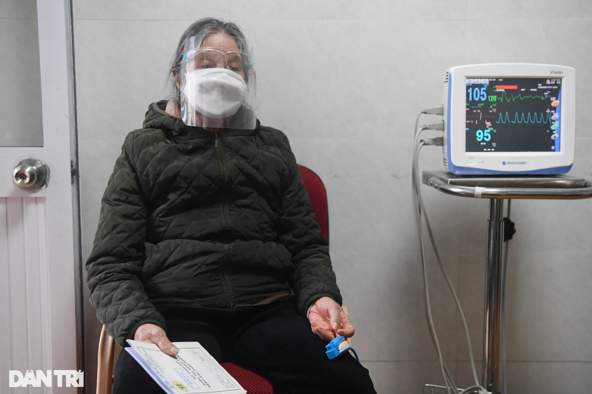 Người từng là F0 ở Hà Nội đổ xô đi khám và điều trị do lo ngại hậu Covid-19 - 10 Người từng là F0 ở Hà Nội đổ xô đi khám và điều trị do lo ngại hậu Covid-19 - 10