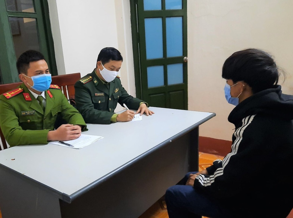 Bộ đội biên phòng bắt giữ đối tượng bị truy nã vượt biên trái phép - 1 Bộ đội biên phòng bắt giữ đối tượng bị truy nã vượt biên trái phép - 1