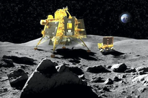 Vì sao NASA cần 4 ngày, còn Ấn Độ mất 40 ngày mới hạ cánh lên Mặt Trăng?