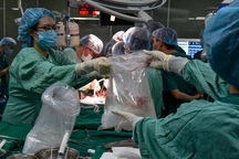 10 tiếng "cân não" để người đàn ông tái sinh 4 cuộc đời