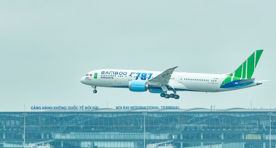 Cận cảnh Boeing 787-9 Dreamliner “Ha Long Bay”- máy bay thân rộng đầu tiên của một hãng hàng không tư nhân Việt Nam - 1 Cận cảnh Boeing 787-9 Dreamliner “Ha Long Bay”- máy bay thân rộng đầu tiên của một hãng hàng không tư nhân Việt Nam - 1