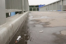 Hà Nội "thúc" hoàn thiện cầu vượt bộ hành