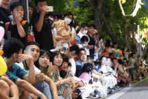 Hàng nghìn người đổ về hồ Gươm ngắm Kỵ binh, thưởng thức Nhạc hội Cảnh sát