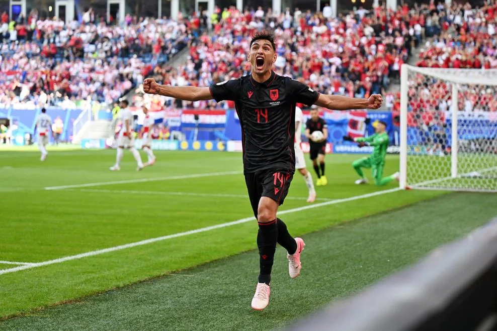 អាល់បានី.jpg Albania.jpg