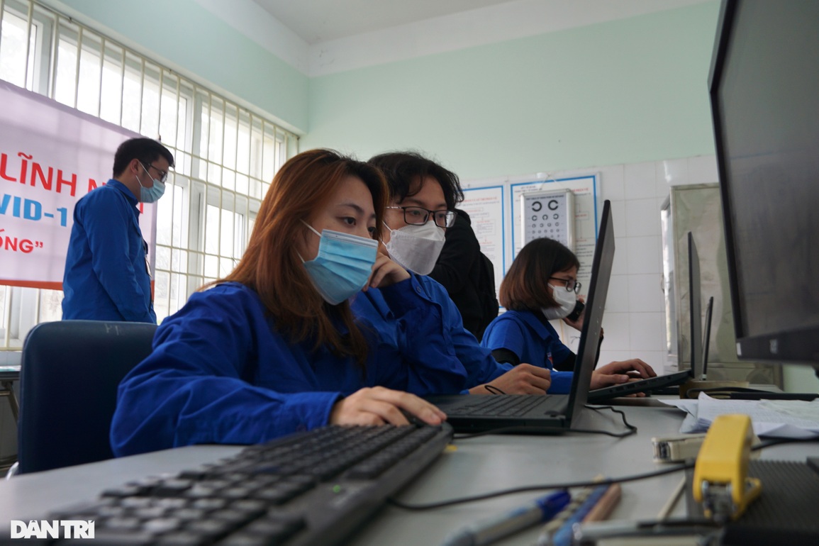 Biệt đội ATM Oxy miễn phí hỗ trợ F0 bất kể ngày đêm ở Hà Nội - 1 Biệt đội ATM Oxy miễn phí hỗ trợ F0 bất kể ngày đêm ở Hà Nội - 1