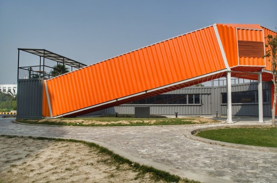 Quán cà phê container độc nhất vô nhị trong khuôn viên trường đại học - 5 Quán cà phê container độc nhất vô nhị trong khuôn viên trường đại học - 5