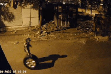 Khởi tố tài xế sáng chạy taxi, đêm tháo trộm bánh xe