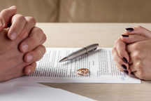 Hơn 1.600 cặp đôi nộp đơn ly hôn trong 8 tháng