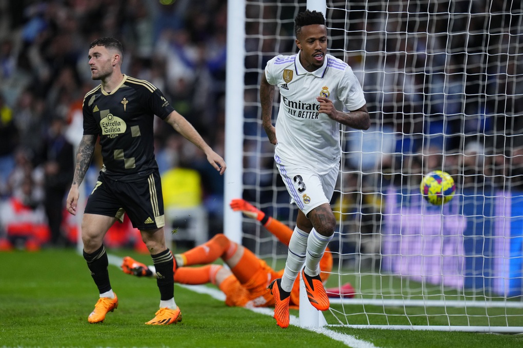 Real Madrid chỉ còn kém đội đầu bảng Barcelona 8 điểm - 2 Real Madrid chỉ còn kém đội đầu bảng Barcelona 8 điểm - 2