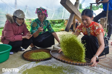 Độc đáo món "rang 4 lửa, giã 10 lần" của người Thái ở Tây Bắc