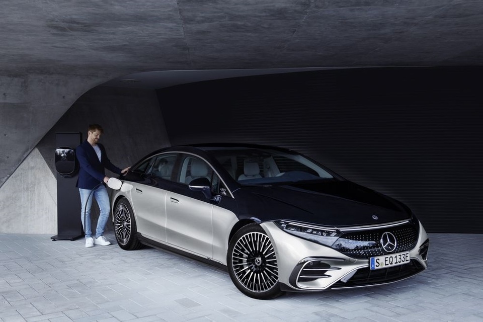 Xe chạy điện hạng sang Mercedes-Benz EQS trình làng với thiết kế ấn tượng - 10 Xe chạy điện hạng sang Mercedes-Benz EQS trình làng với thiết kế ấn tượng - 10