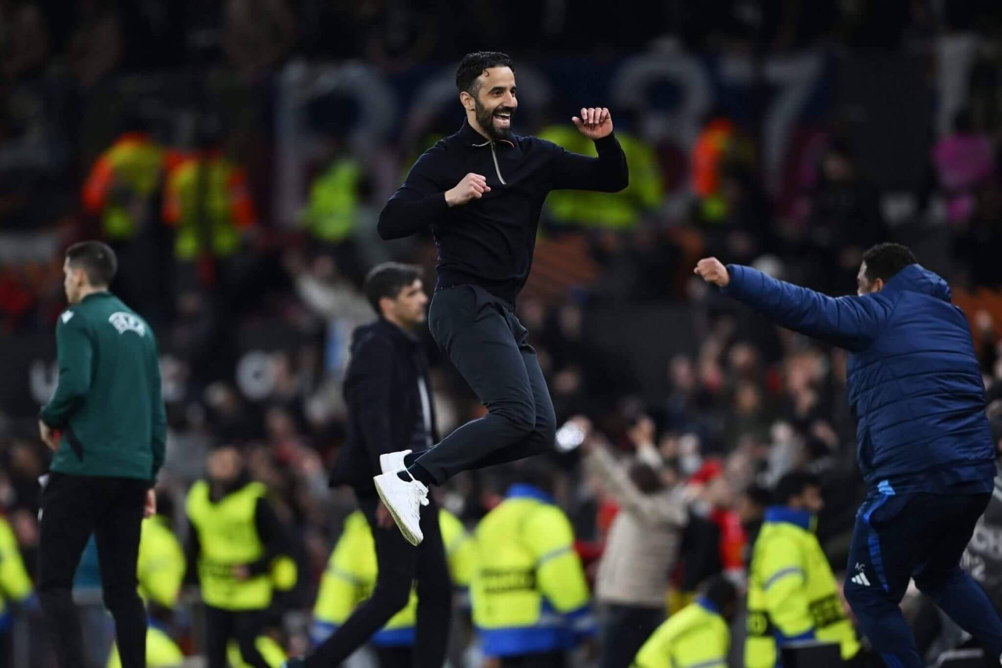 Man Utd ngược dòng không tưởng hạ Lyon: Chất điên ở thế đường cùng - 3 Man Utd ngược dòng không tưởng hạ Lyon: Chất điên ở thế đường cùng - 3