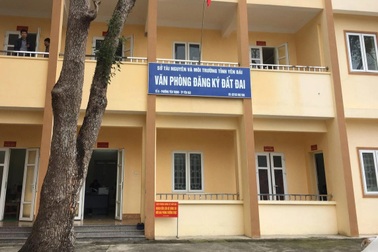 Cán bộ địa chính lập khống hồ sơ "ăn" tiền bồi thường đất