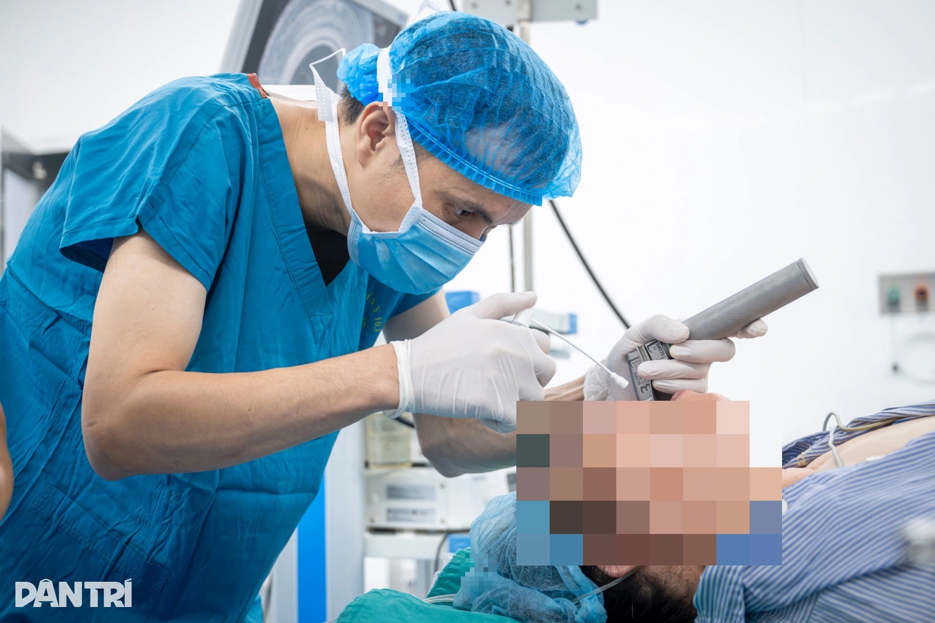 Xem bác sĩ thâm nhập dạ dày truy vết ung thư - 4 Xem bác sĩ thâm nhập dạ dày truy vết ung thư - 4