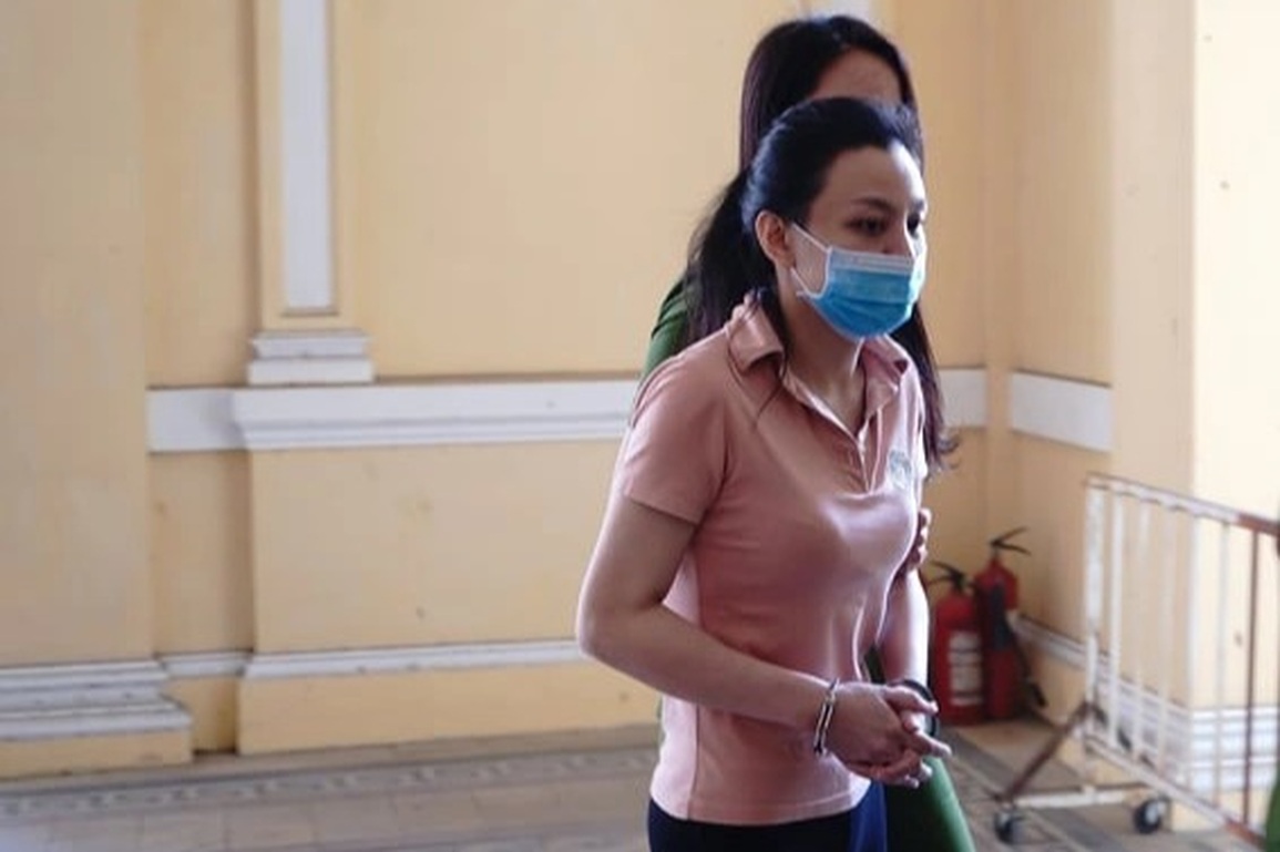 Gọi đàn em đoạt mạng trùm giang hồ Quân xa lộ, nữ doanh nhân hầu tòa - 1 Gọi đàn em đoạt mạng trùm giang hồ Quân xa lộ, nữ doanh nhân hầu tòa - 1