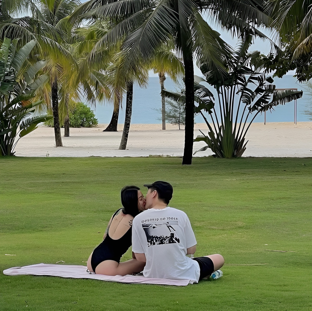 Chuyện tình đẹp như phim của Linh Ngọc Đàm và bạn trai ngoại quốc - 6 Chuyện tình đẹp như phim của Linh Ngọc Đàm và bạn trai ngoại quốc - 6