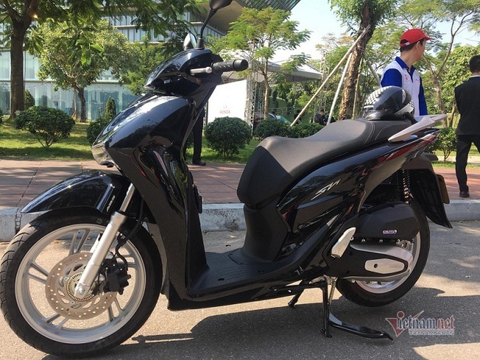 Giá trên 70 triệu, chọn Honda SH 2020 hay Piaggio Medley? - Ảnh 2.