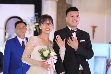 15 cặp đôi công nhân sẽ được tặng nhẫn vàng trong lễ cưới tập thể