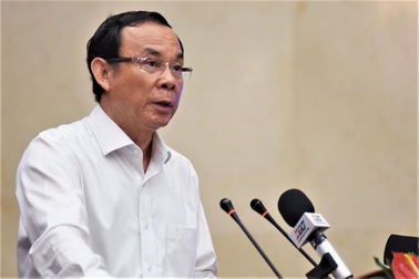 Sự suy giảm kinh tế của TPHCM có liên quan tới e ngại, sợ trách nhiệm?