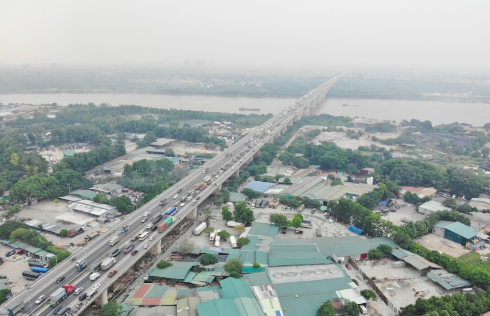 Hà Nội hạ tốc độ tối đa ô tô lưu thông trên cầu Thanh Trì - 1 Hà Nội hạ tốc độ tối đa ô tô lưu thông trên cầu Thanh Trì - 1