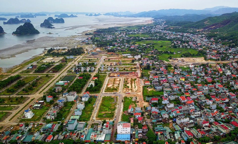 Qua cơn sốt, giá đất Quảng Ninh giảm sâu - 1 Qua cơn sốt, giá đất Quảng Ninh giảm sâu - 1