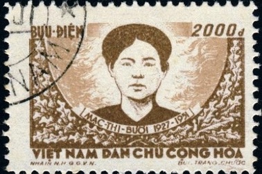 Chợ tem quý “có một không hai” giữa Hà Nội