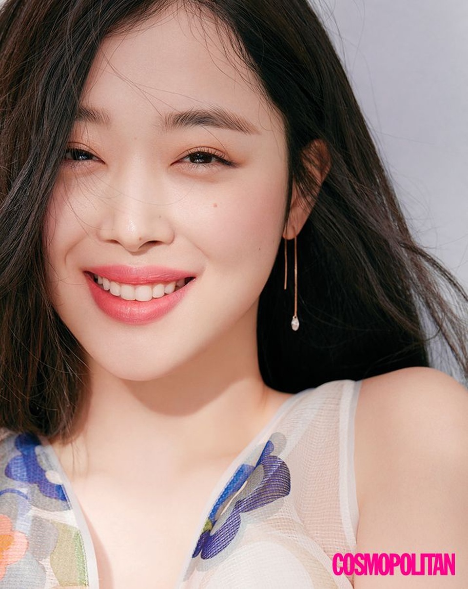 Fan thương nhớ Sulli nhân 1 năm ngày mất - 3 Fan thương nhớ Sulli nhân 1 năm ngày mất - 3