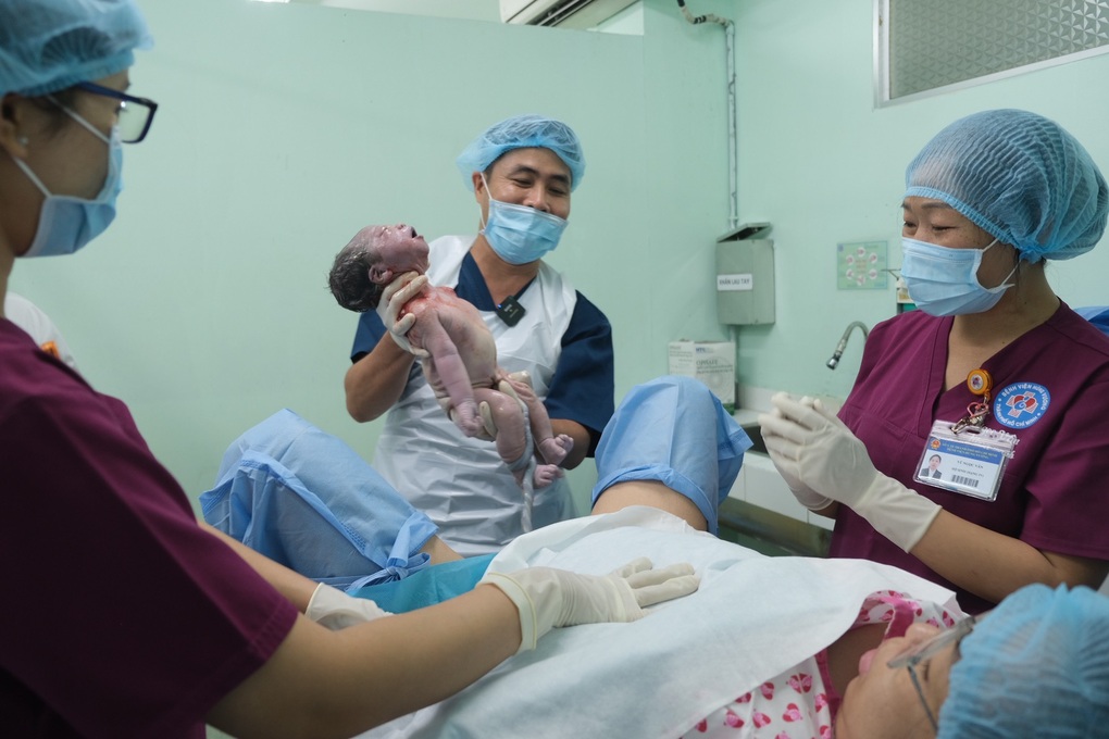Hơn 10 thiên thần nhí chào đời lúc 0h ngày đầu năm mới 2024 ở TPHCM - 1 Hơn 10 thiên thần nhí chào đời lúc 0h ngày đầu năm mới 2024 ở TPHCM - 1