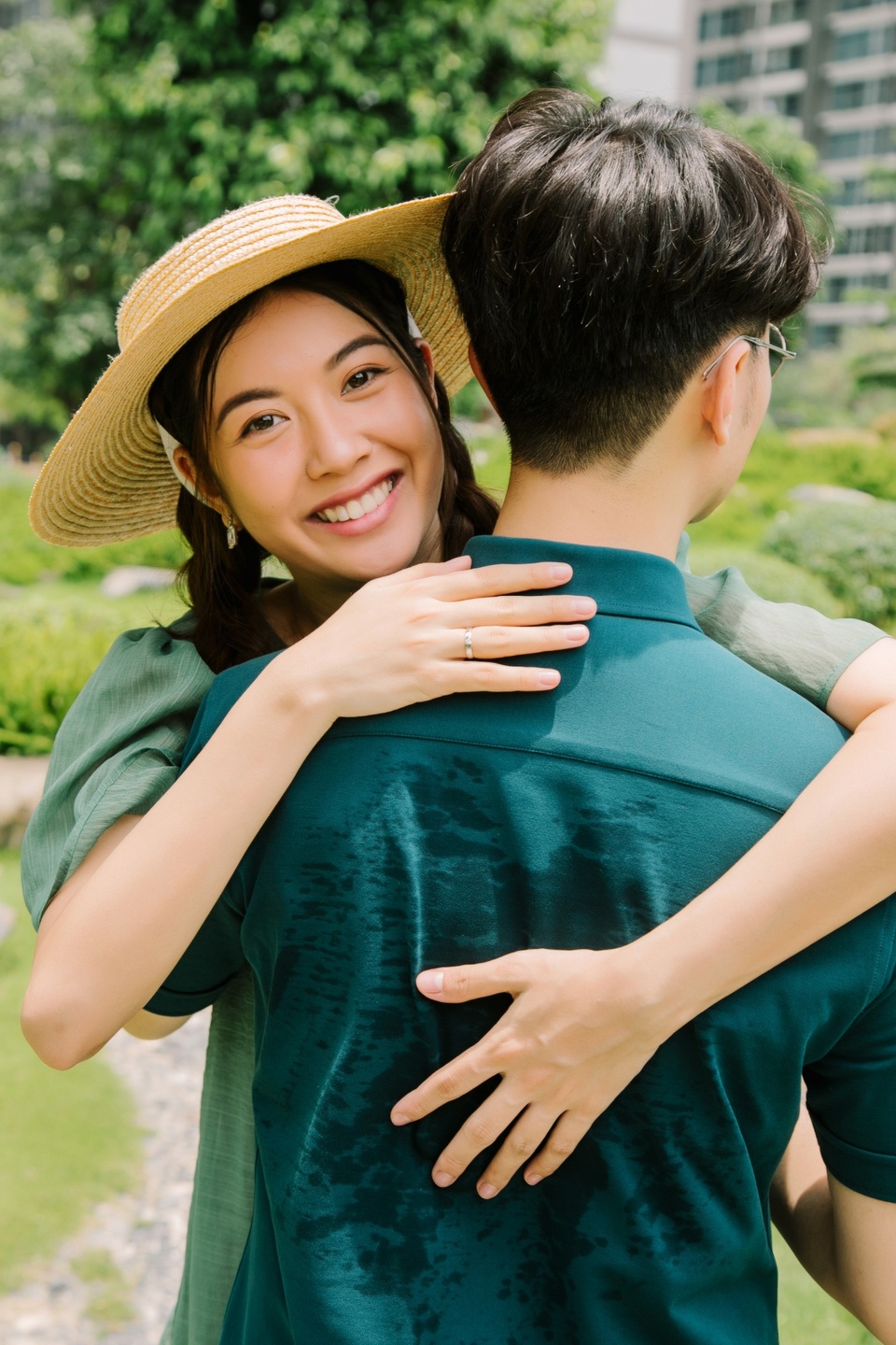 Đang mang bầu, Á hậu Thúy Vân được nhà chồng cưng như “trứng mỏng” - 1 Đang mang bầu, Á hậu Thúy Vân được nhà chồng cưng như “trứng mỏng” - 1