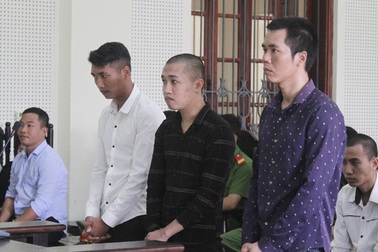 Ba anh em “liên thủ” hạ sát chủ quán karaoke