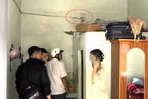 Nữ sinh tá hỏa phát hiện camera quay lén trên phòng tắm nhà trọ